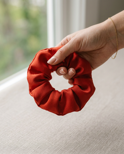 Scrunchies que cuidan tu cabello Rojo